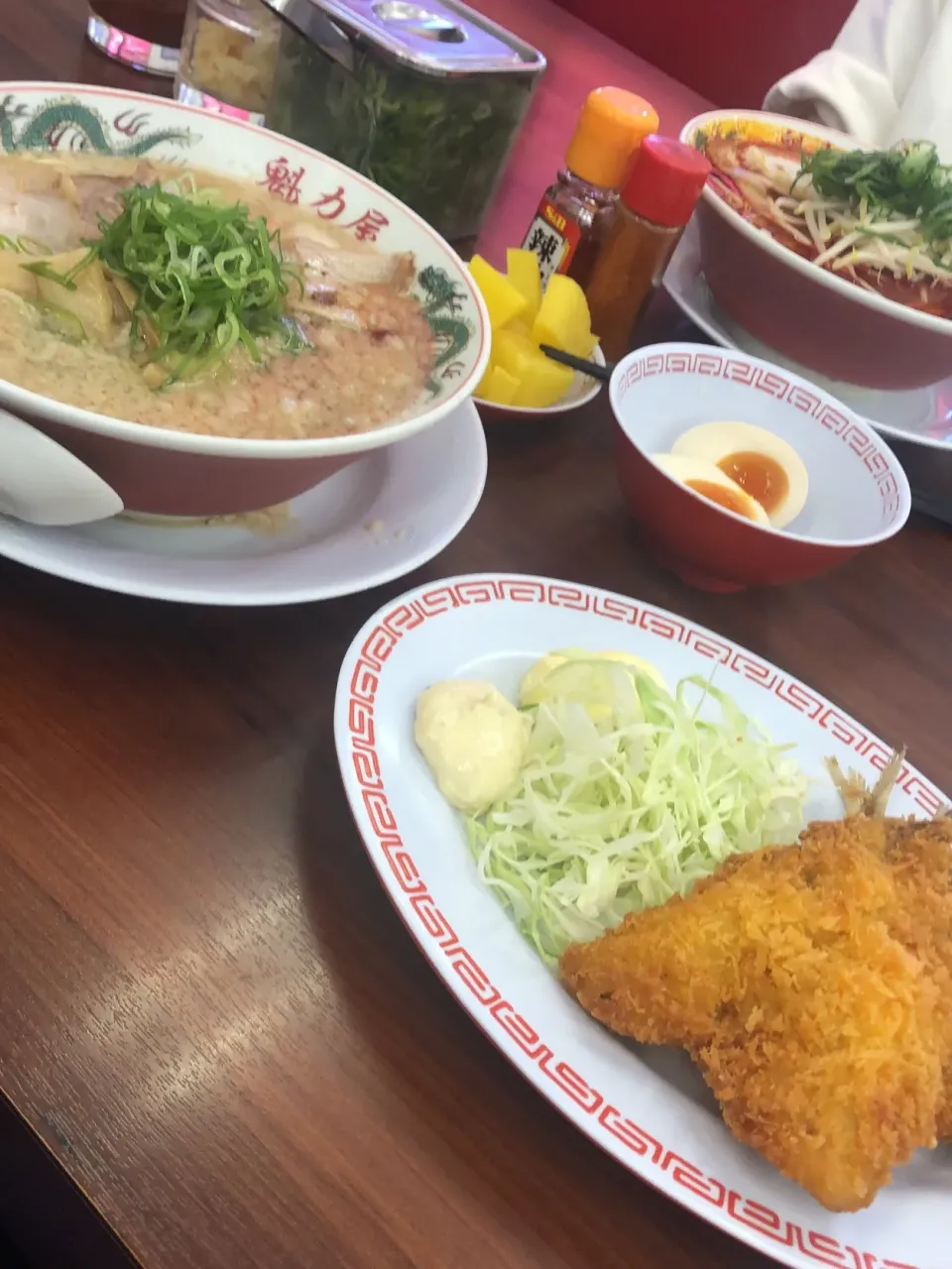 Snapdishの料理写真:アジフライ定食 ラーメン、麺固め、背脂多め  #魁力屋|Hajime Sakaiさん