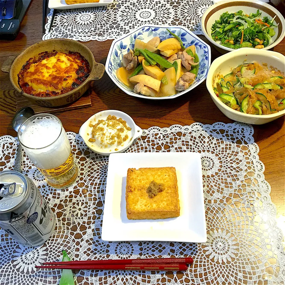 筍と鶏肉と絹さやの煮物、厚揚げ素焼き、
中華クラゲと春雨和え、昨夜の残り物、
ビール|yakinasuさん