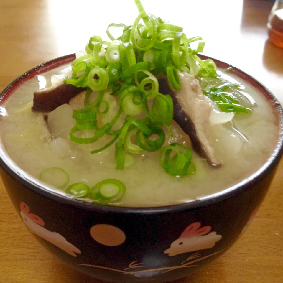 具沢山味噌汁✨原木椎茸たっぷり🍄|まいりさん