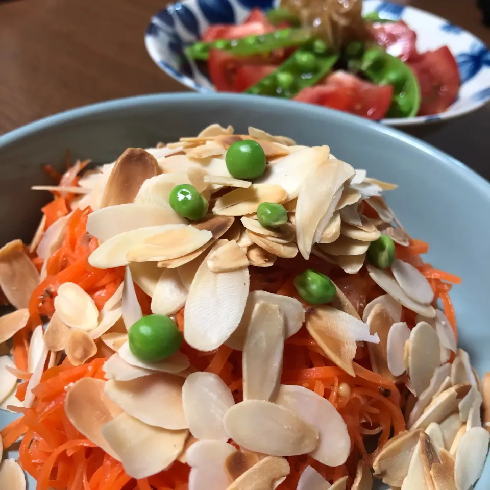 chiffonさんの料理 にんじんとアーモンドのサラダ|すと☺︎*☻さん