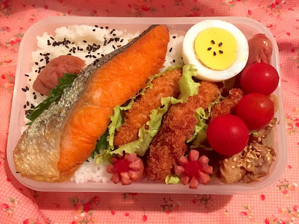 Snapdishの料理写真:2019年5月21日 
旦那さんのお弁当🍱👨‍✈️👨‍🔧👷🏻‍♂️🚊✌️❤️💞💪🏼🤟|Kodomo Cookingさん