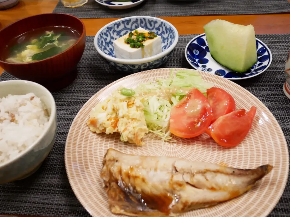 Snapdishの料理写真:19/05/20 夕飯♪ 焼き魚|ikukoさん