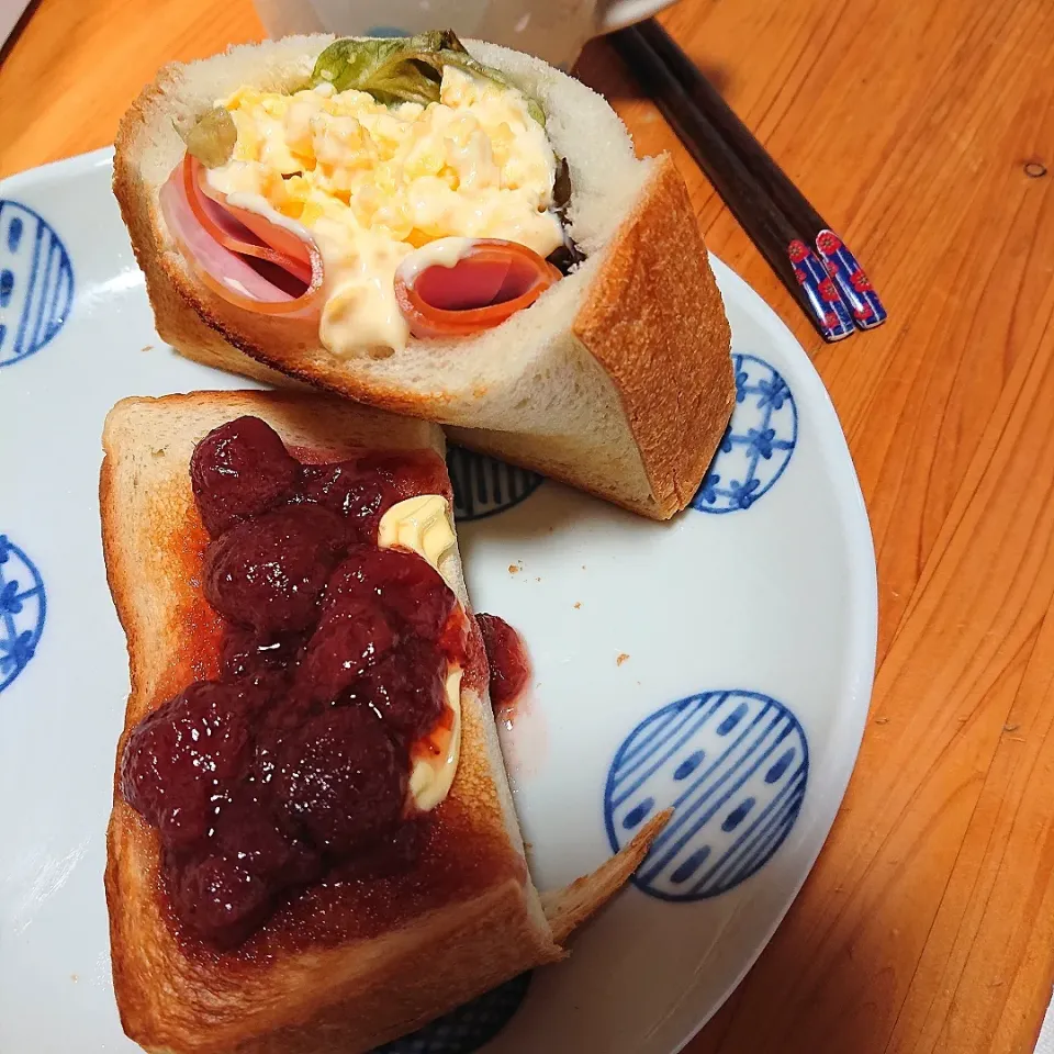 Snapdishの料理写真:朝ごはん
  四つ切り食パンで😄|miimiさん