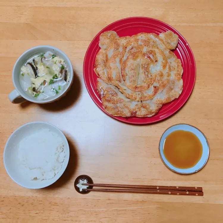 焼き餃子
卵のスープ🥚|ちゃみこさん