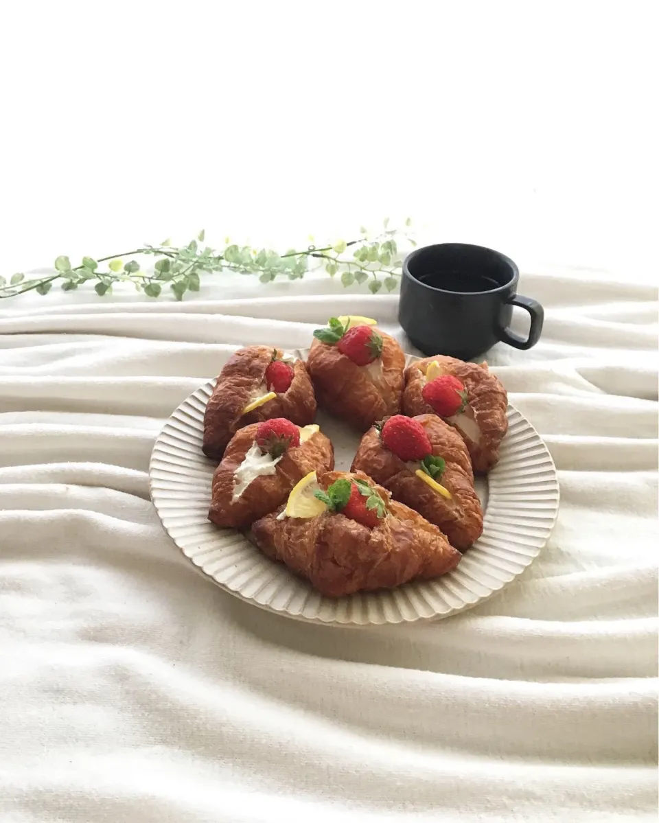 クロワッサンサンド🥐🍓🍋|千景さん