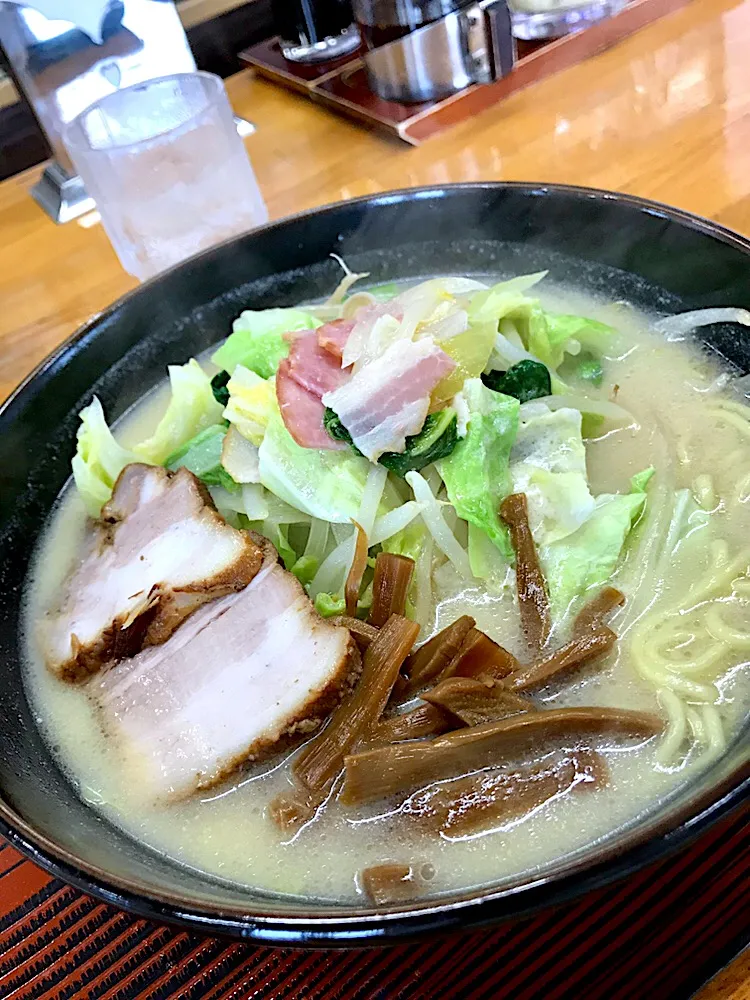 ✨漢の野菜たっぷりラーメン✨|中さんさん