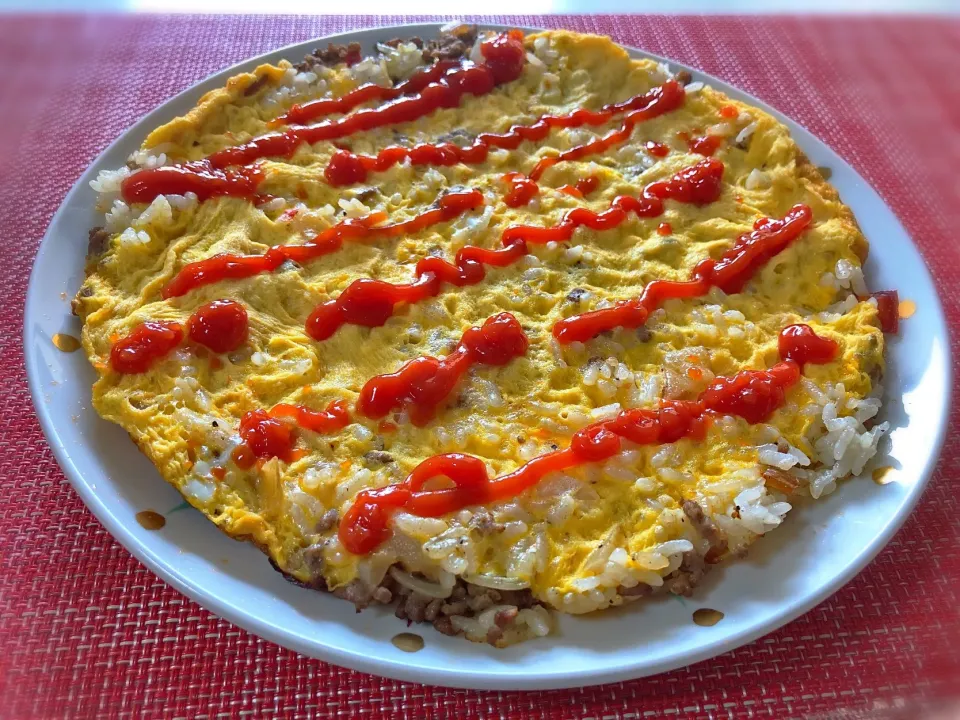 お昼はオム焼きめし。|mattさん