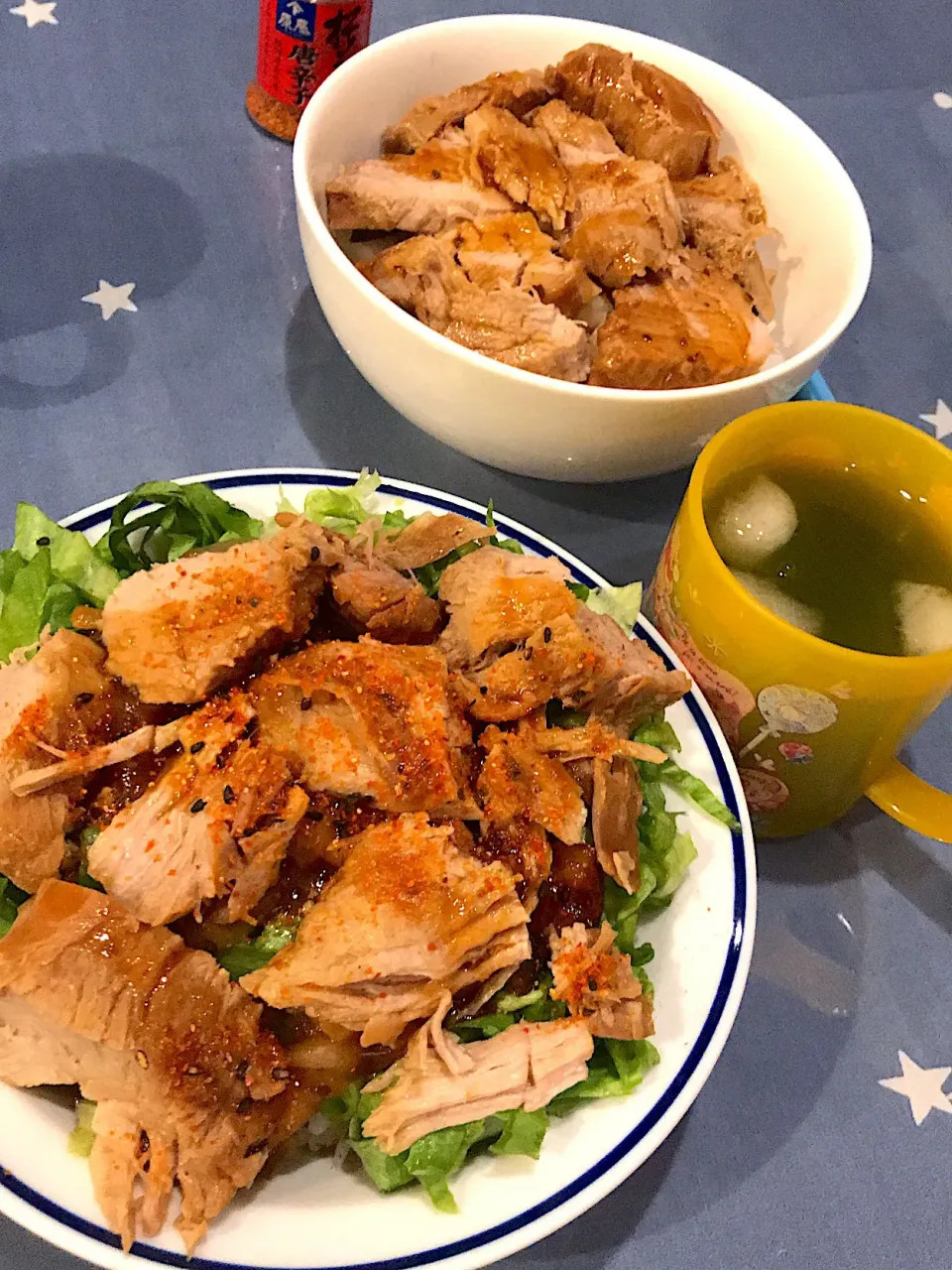 焼き豚丼  焼きシメジ飴色玉葱入り  桑の葉茶|ch＊K*∀o(^^*)♪さん