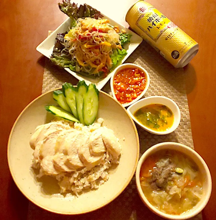 Today's Dinner🍴ﾔﾑｳﾝｾﾝ<ﾀｲ風春雨ｻﾗﾀﾞ>･海南鶏飯<ｼﾝｶﾞﾎﾟｰﾙﾁｷﾝﾗｲｽ>･野菜たっぷり牛筋ｽｰﾌﾟ|🌈Ami🍻さん