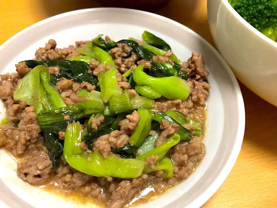 小松菜とミンチのあんかけ
サラダ
味噌汁
ご飯|ももんぐさん