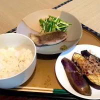 Snapdishの料理写真:黒鯛の柚子胡椒焼き|藤原 mjさん