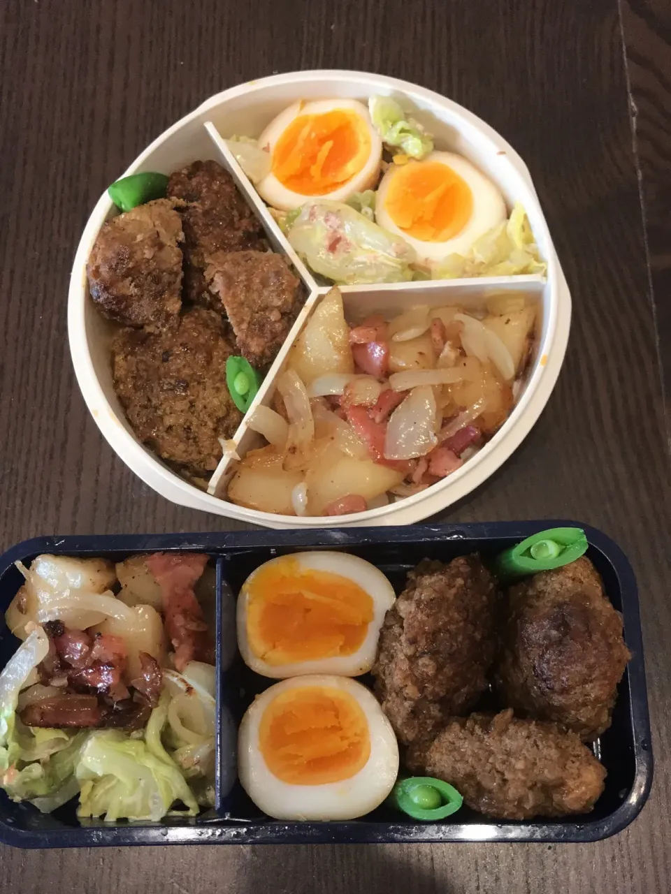 Snapdishの料理写真:煮込みハンバーグ|みーやさん