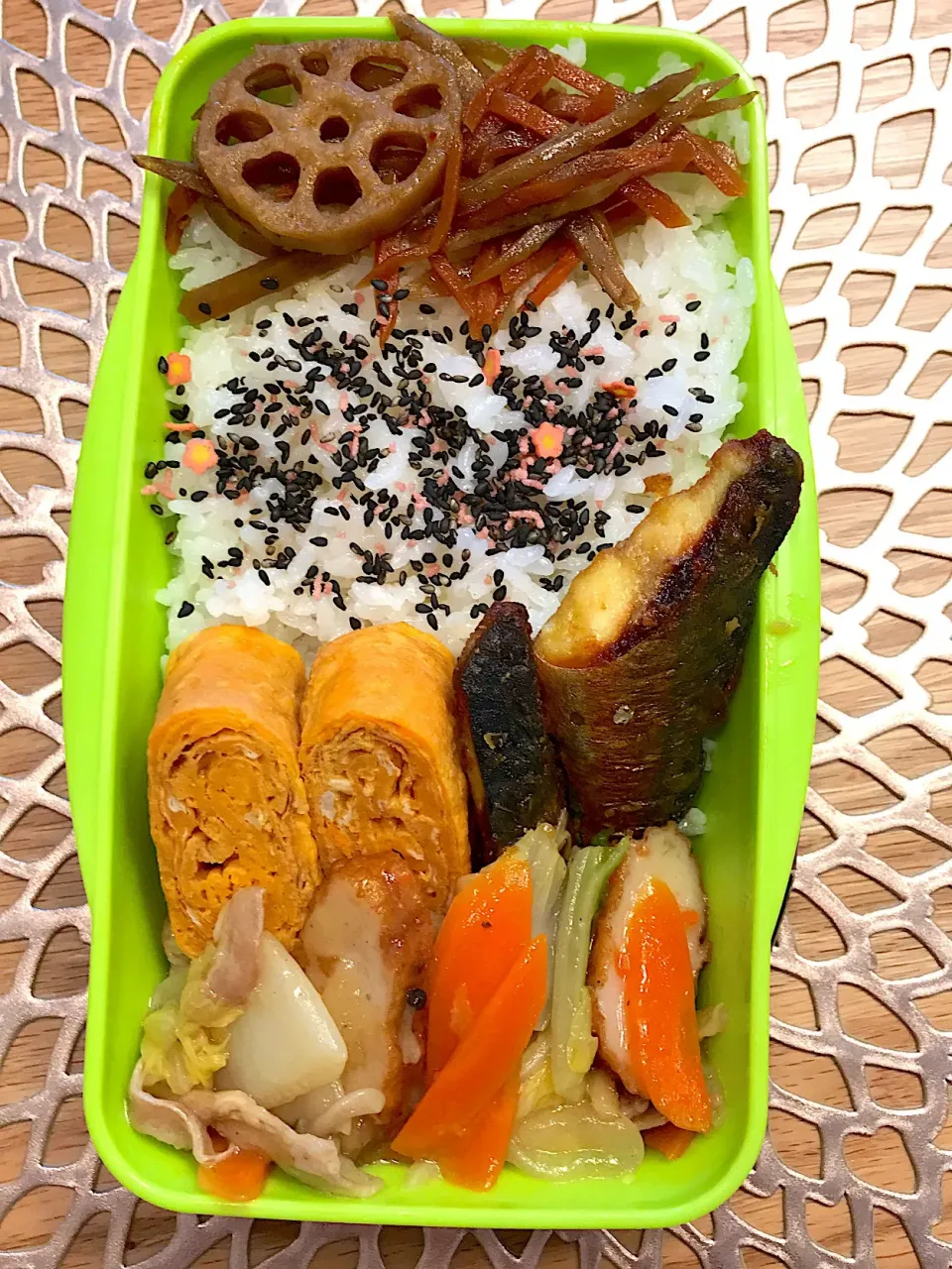 Snapdishの料理写真:2019.5.22 高校男子中間試験弁当〜🍱😋|mari-pさん