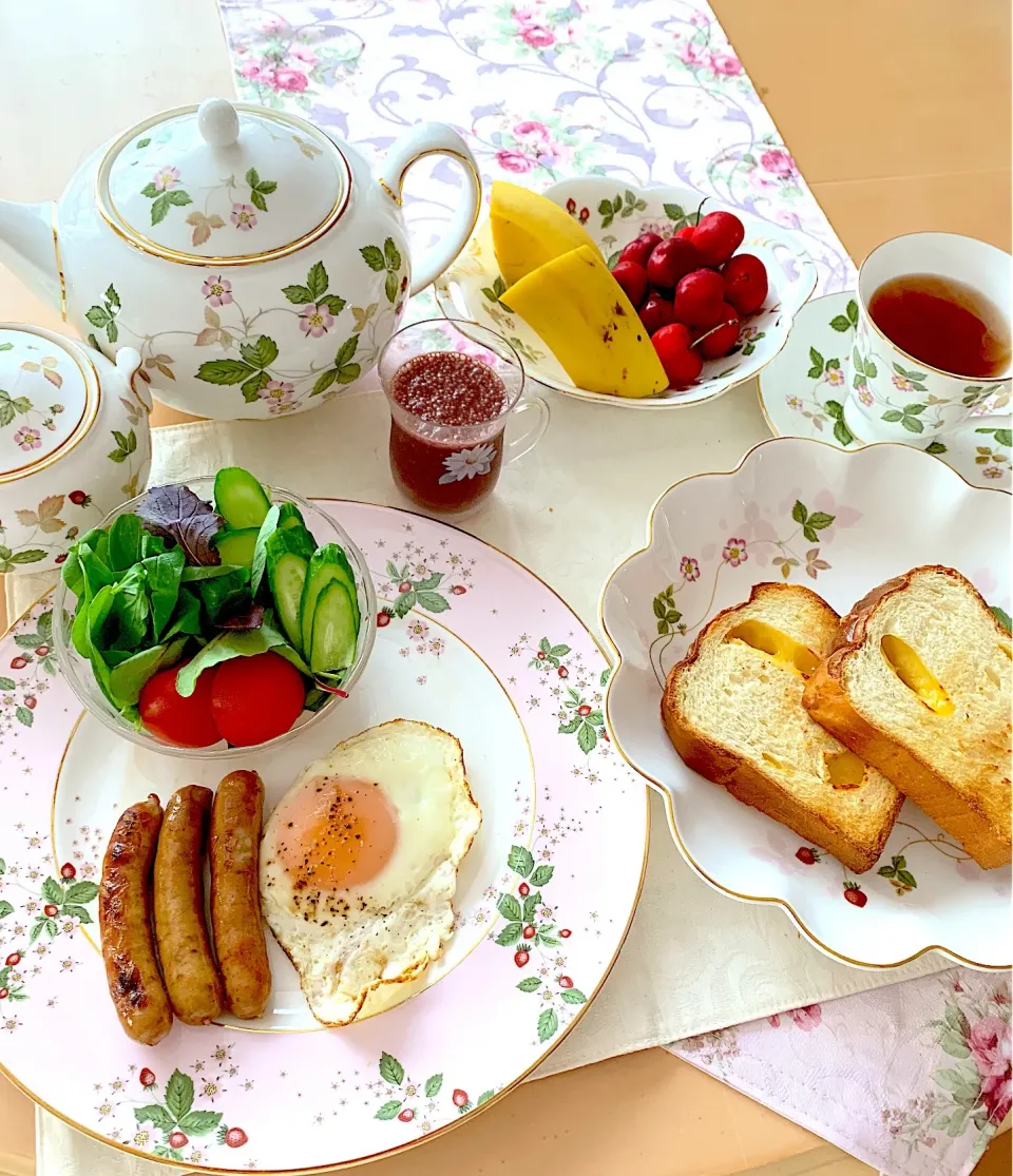 テーズパンの朝ごはん|さえこごはんさん