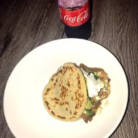 Snapdishの料理写真:Gordita de Carne Guisada
Handmade thick tortilla with a chuck beef roast|Perla Cardonaさん