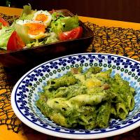 小松菜とベーコンのクリームソース ペンネグラタン

野菜サラダ
