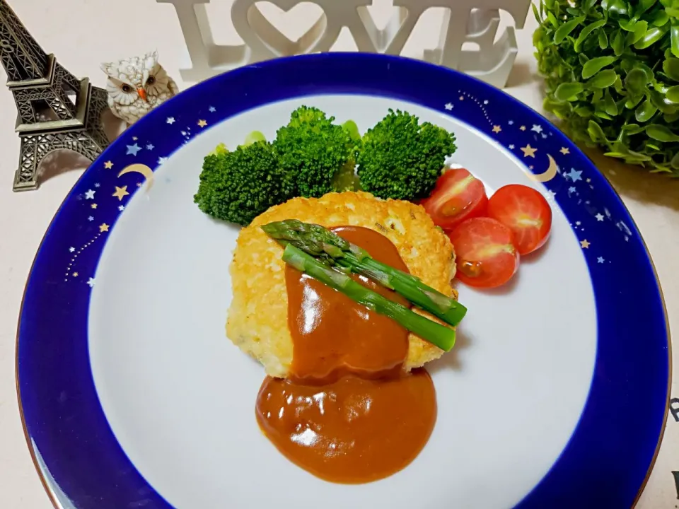 ♡鶏挽き肉とおからパウダーのヘルシーハンバーグ♡蒸し野菜添え♡|ずんこたんさん