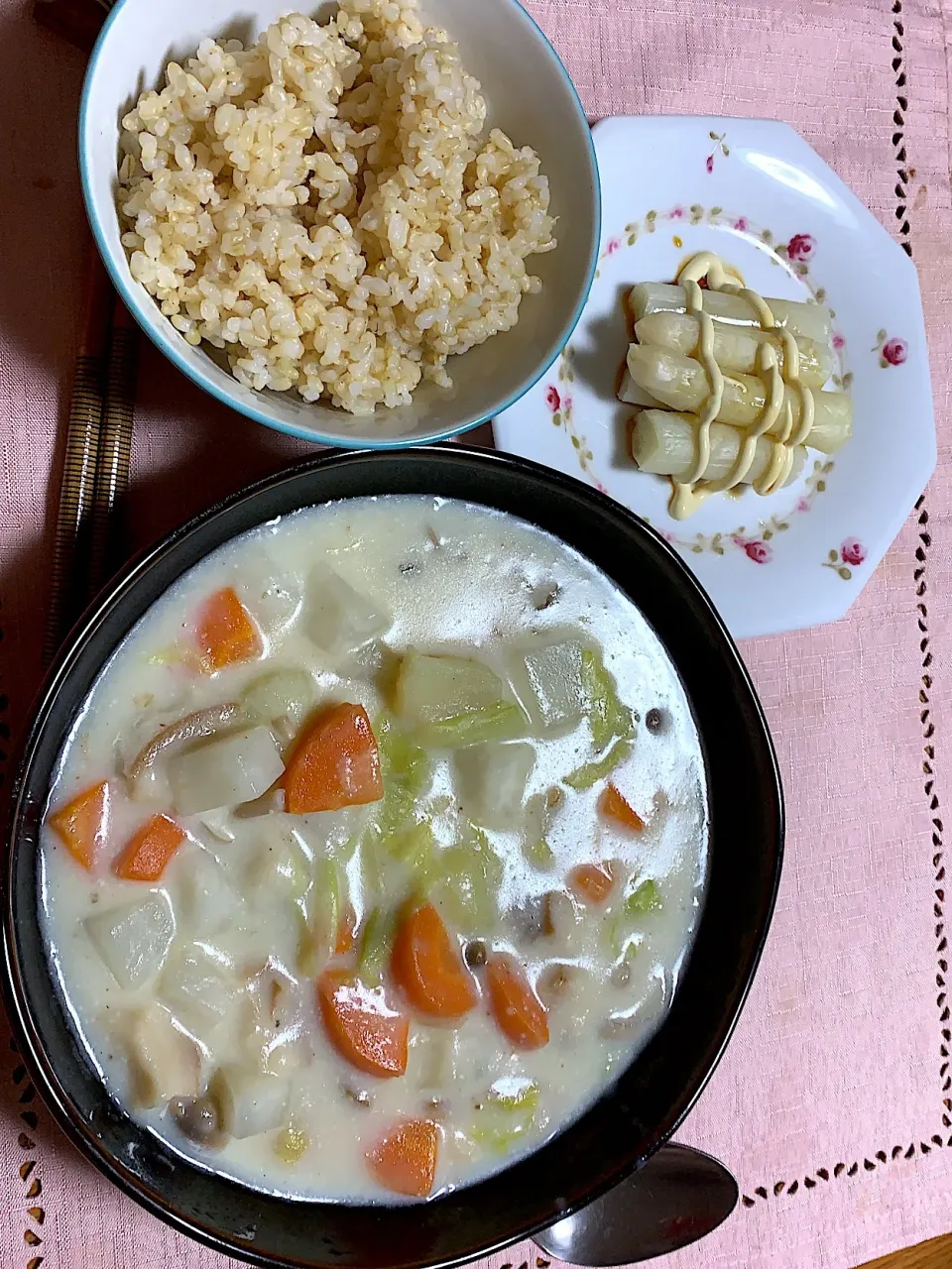 車麩がお肉!のかぶらとキャベツ入り♪ベジなシチュ−で３人晩ごはん ~(^^)♡|Mieco 12943さん