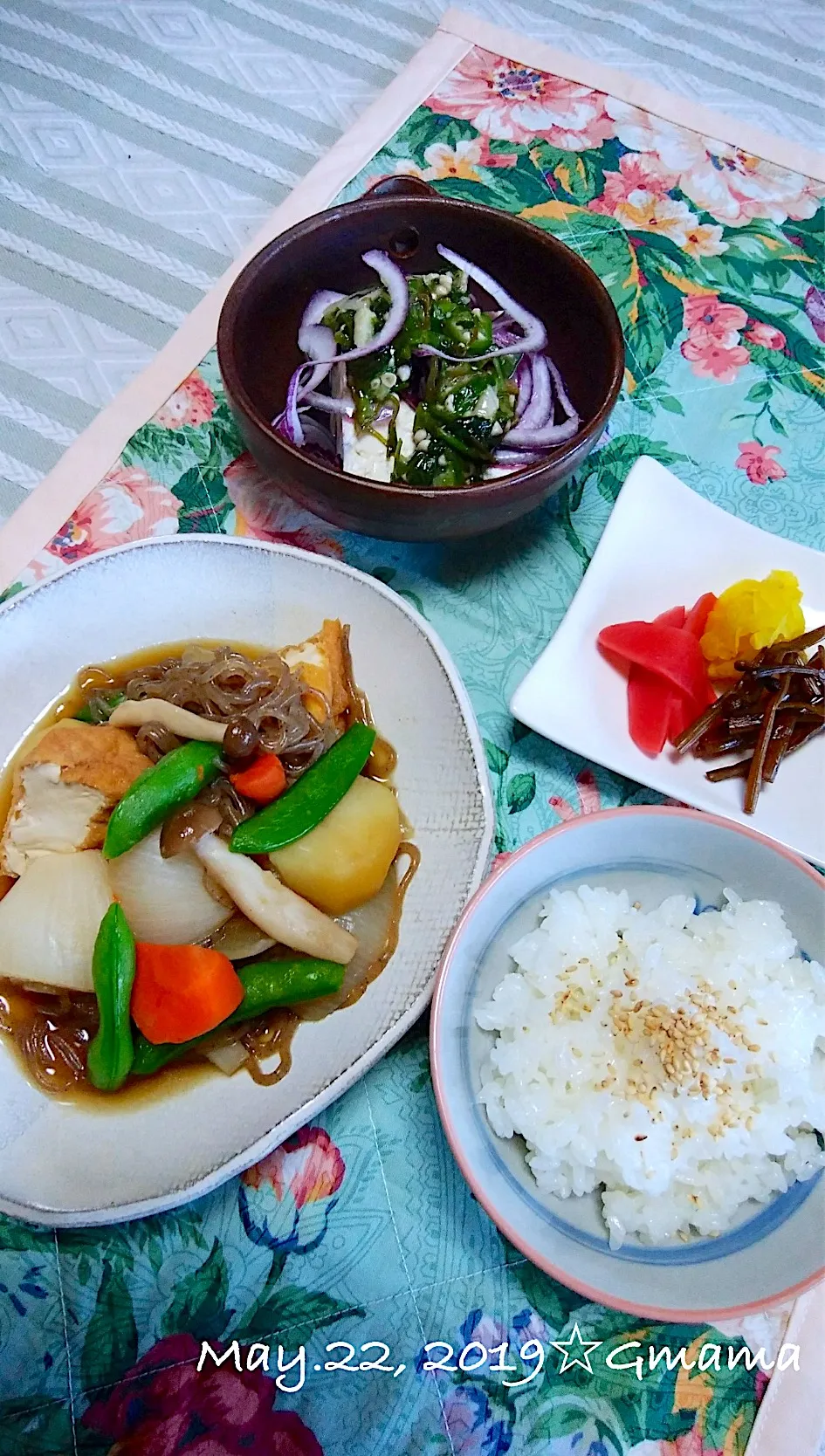 Gママの晩ごはん☆ 厚揚げで肉じゃが風と冷や奴にタマネギとオクラ+長いもをのせました|kaoriさん