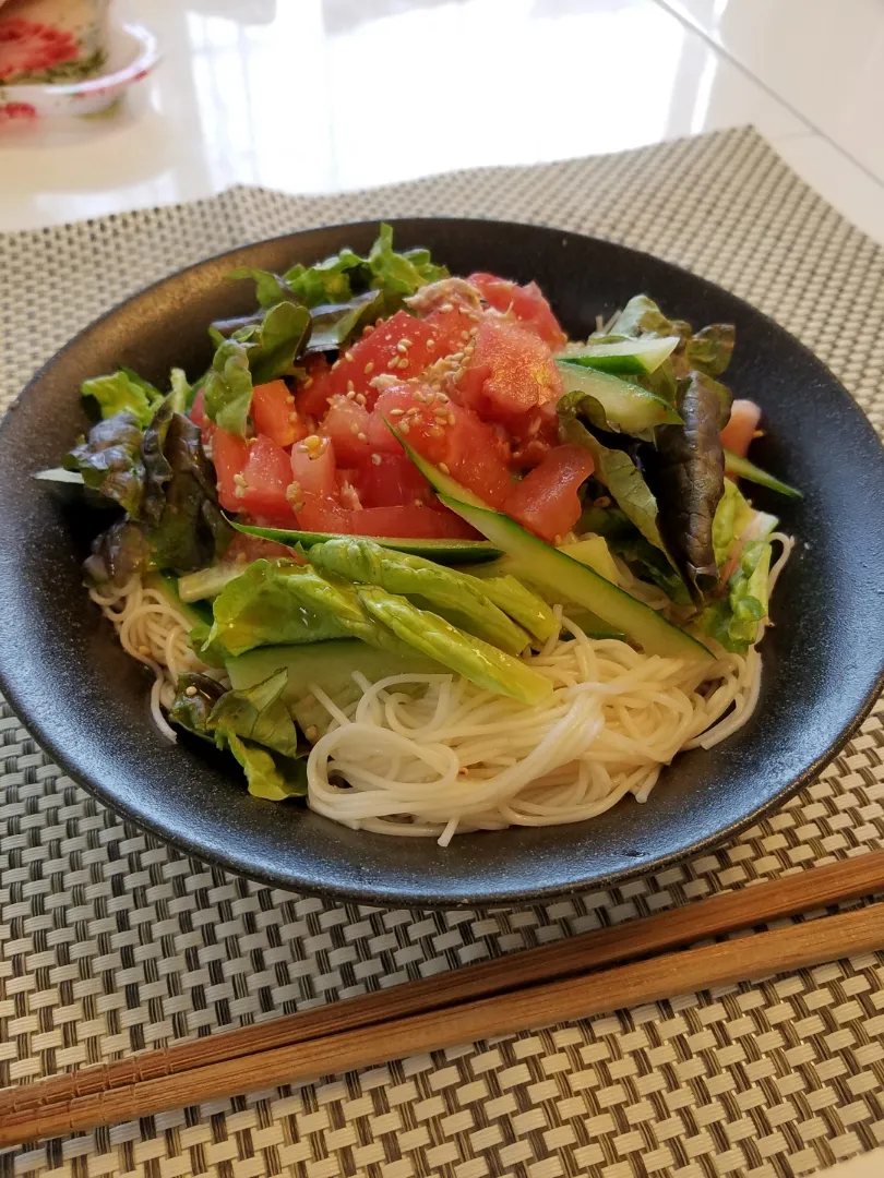 きのう何食べた？のツナマヨ野菜ソーメン|めだぬきさん