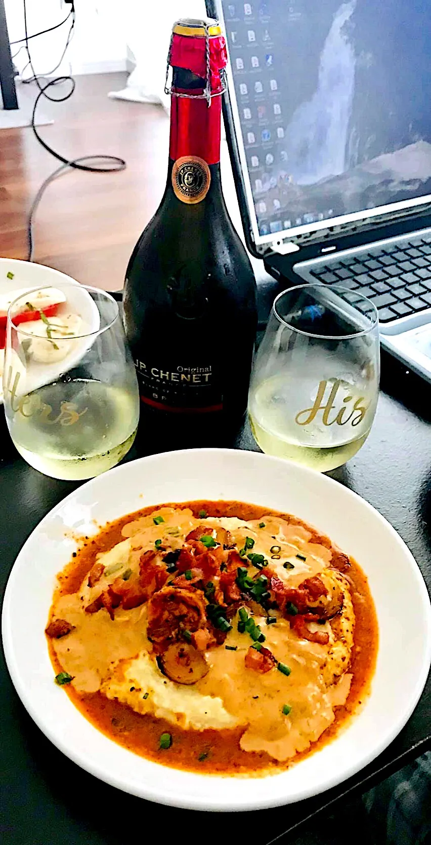 Shrimp and Grits mmmmm cheesy grits with Cajun style sauce to die for|Perla Cardonaさん