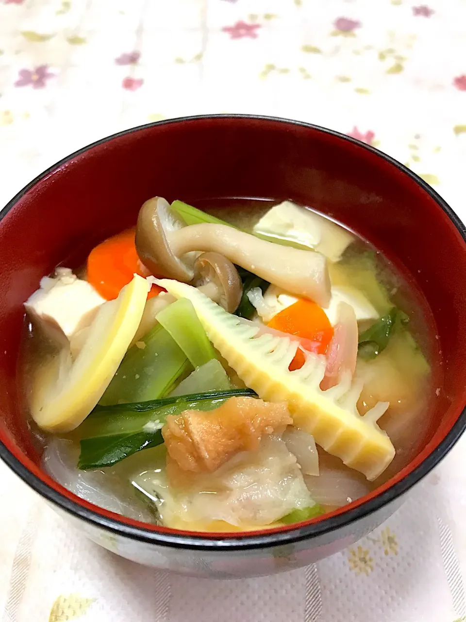 朝は具沢山の味噌汁でスタート👍|つるひめさん