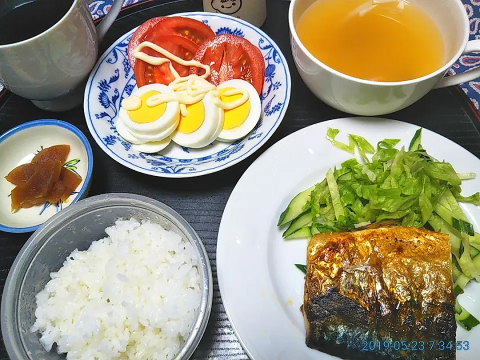 よねばーばの朝ごはん
焼き鯖レタス添え
茹で玉子とトマトのサラダ
味噌汁
奈良漬
ご飯、コーヒー|yoneばーばさん