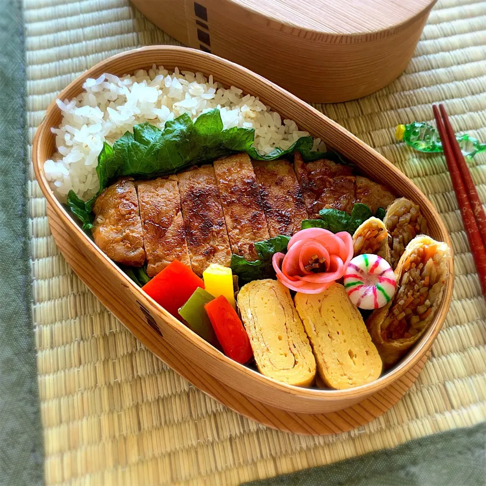 Snapdishの料理写真:豚ロースの味噌焼き弁当🐖|呑兵衛料理家 おねこさん