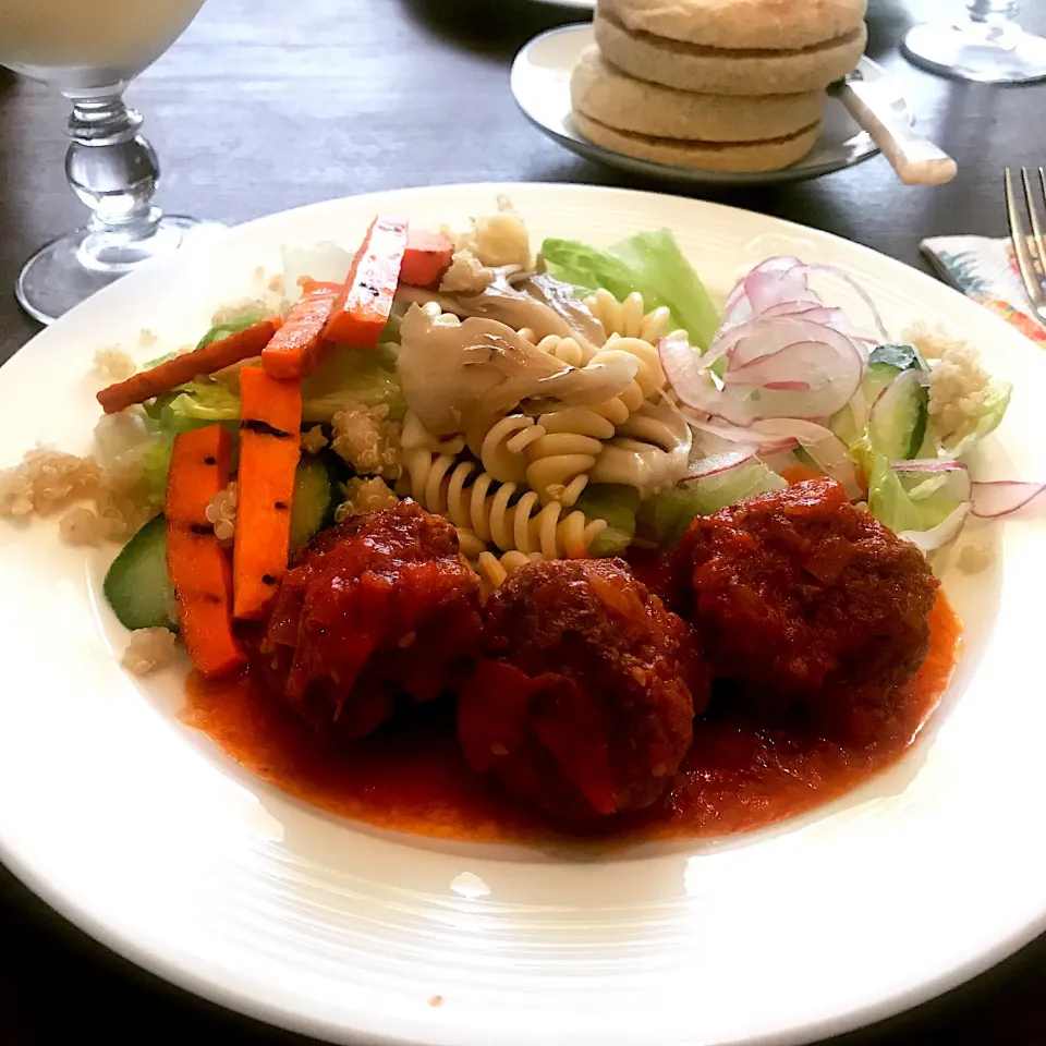 置き換えご飯🥗 ミートボールとパワーサラダ🥗|うさぎママ🍷さん