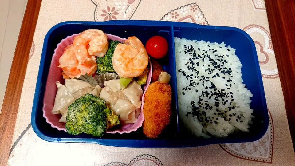 海老とブロッコリーの炒め物🎵旦那さんお弁当🎵😊|かおるcitronさん