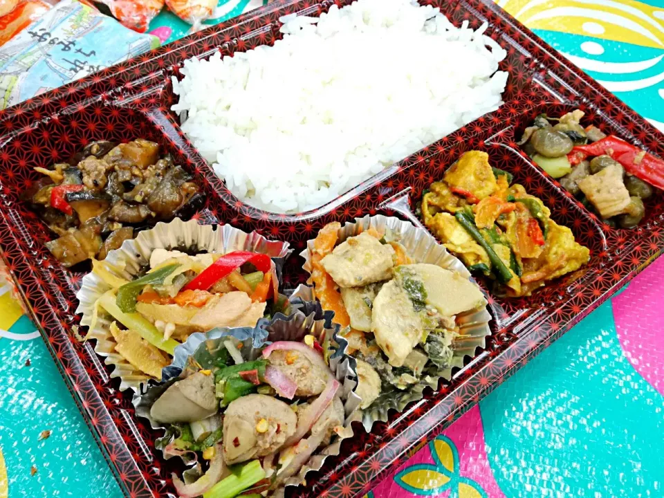 タイフェス大阪2019
タイ料理研究家さん手作りお弁当|korinoさん