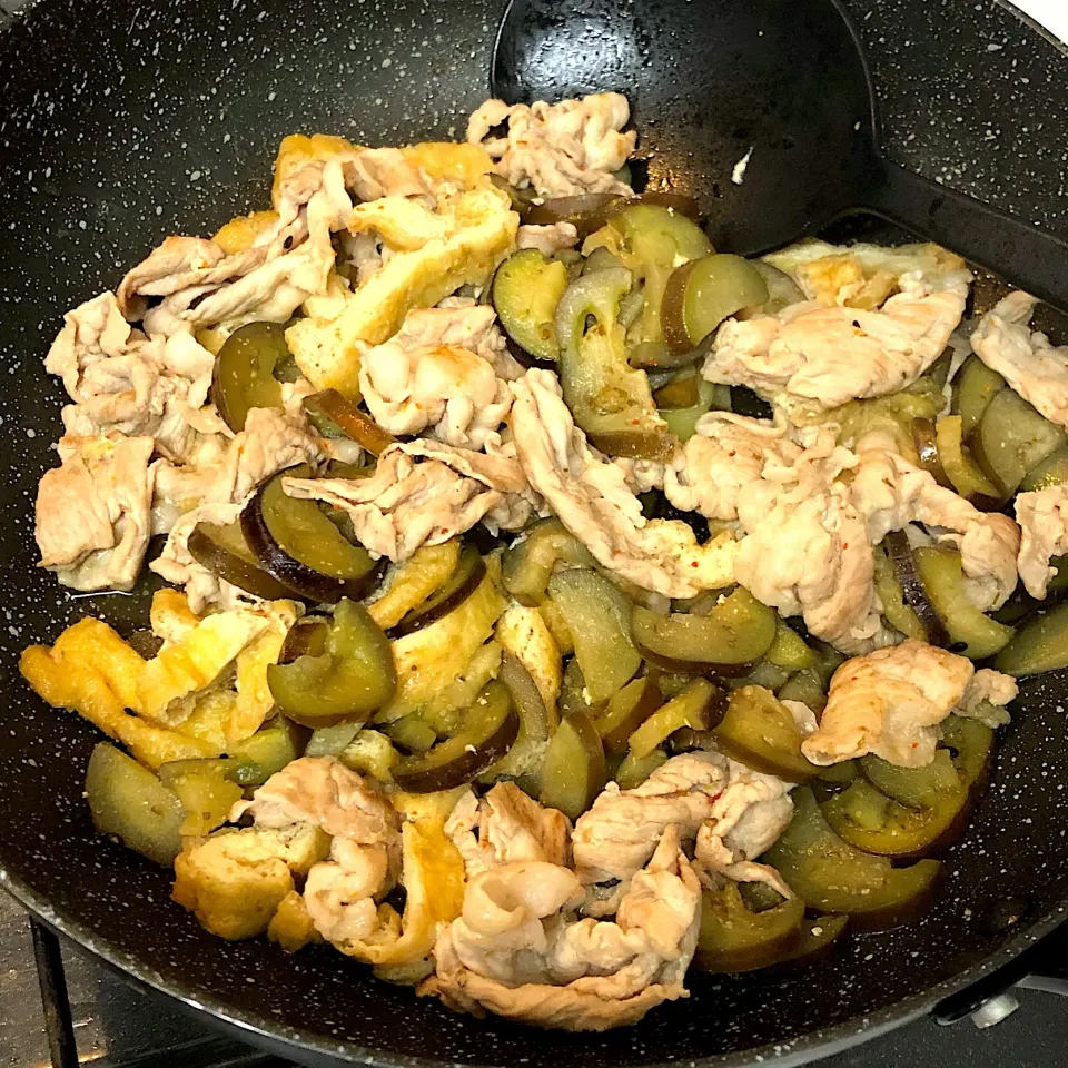 茄子と豚肉と油揚げの煮物♪|みちさん