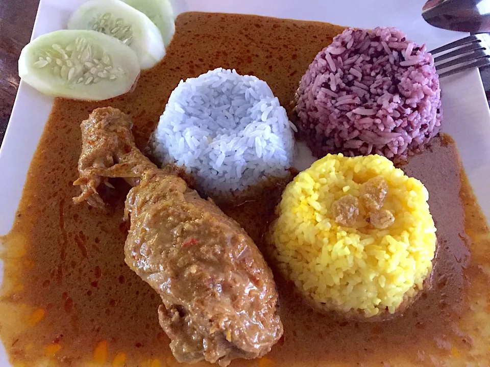 Three color rice with curry chicken|Darren Loさん