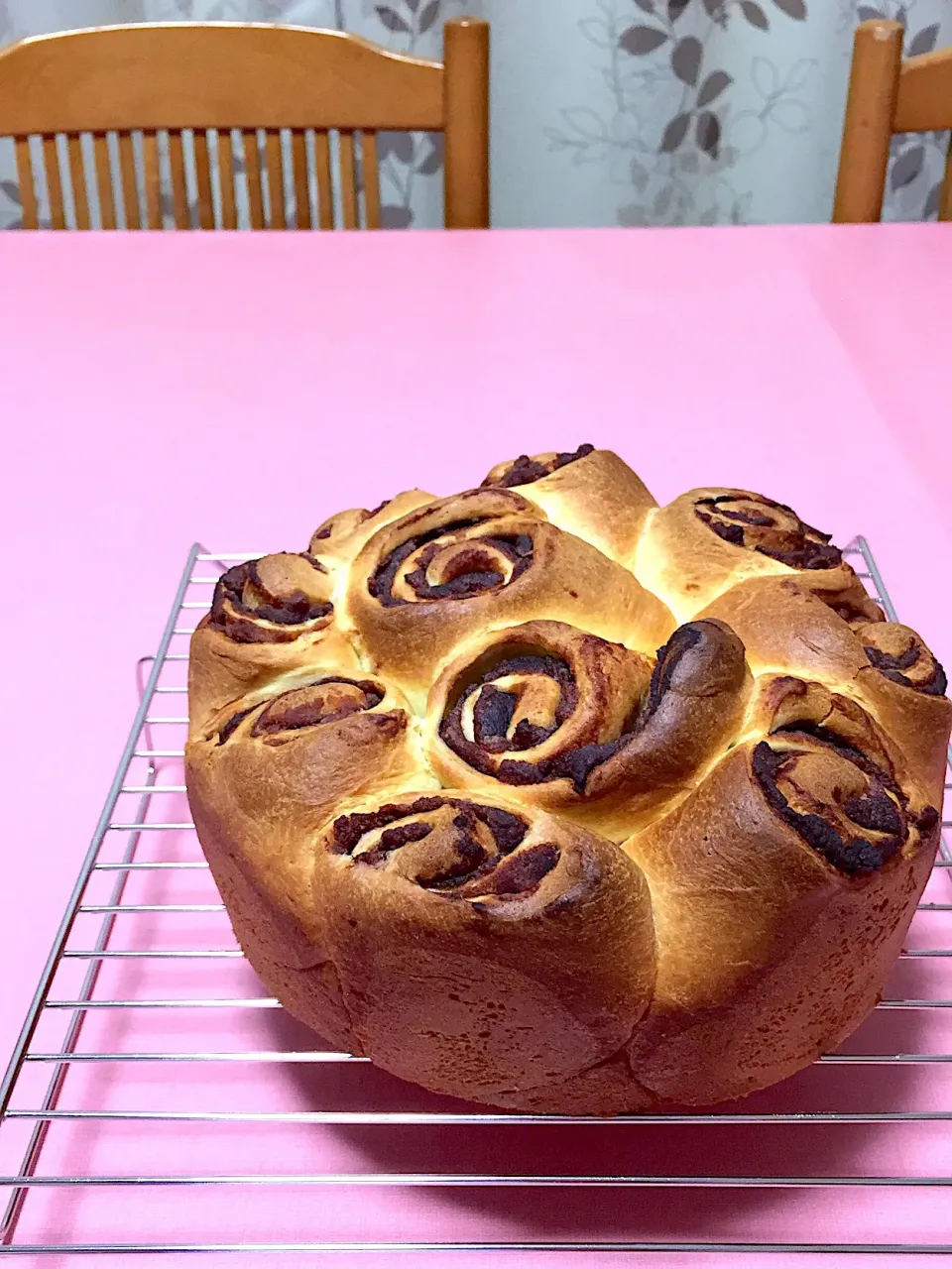 あん   食パン、、、の型が見当たらず   ケーキ型で。。。|小鳥さん