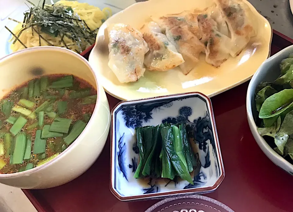 ピリ辛つけ麺と手作り餃子|Sachiko  Omiyaさん