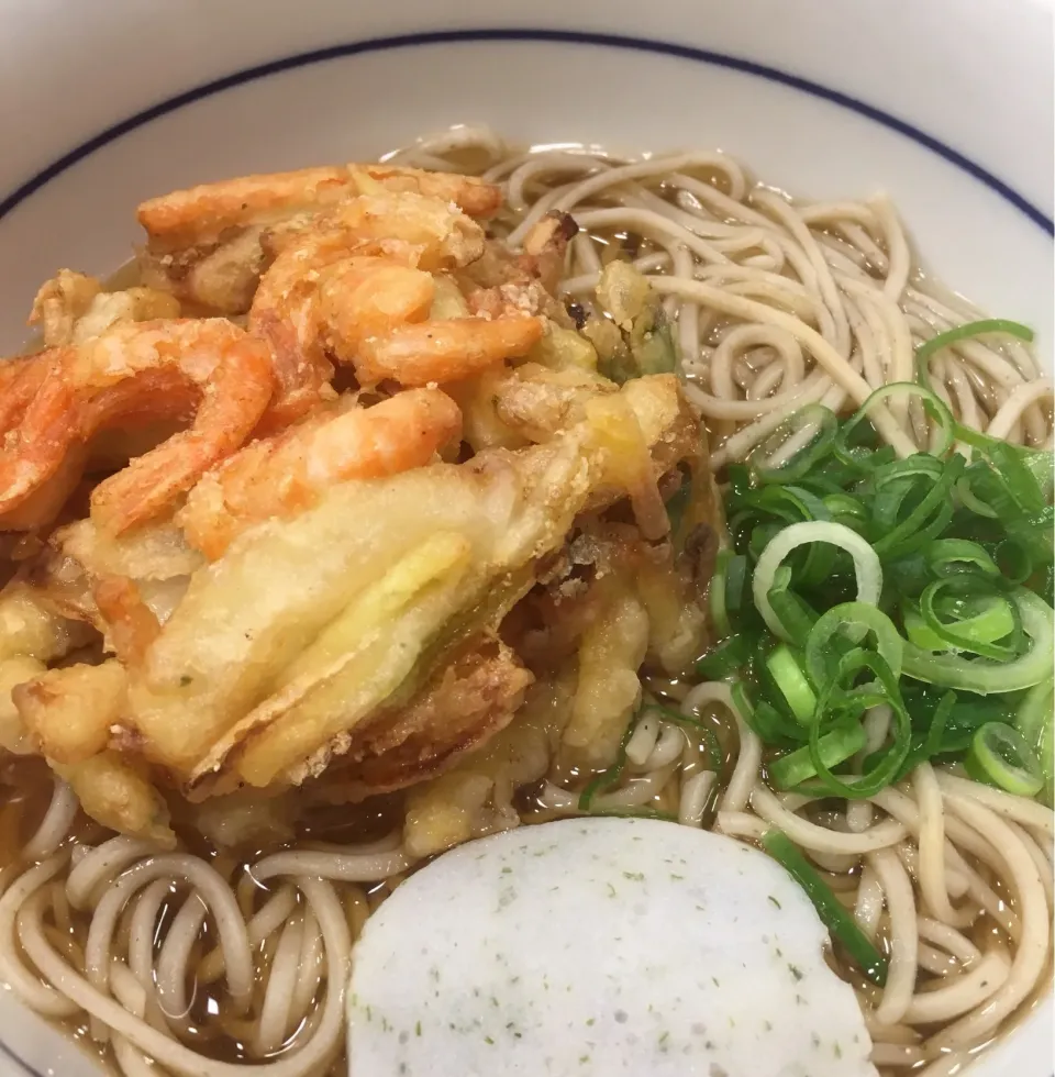 朝ごはん、駅の立ち食い蕎麦|zeroweb_bossさん