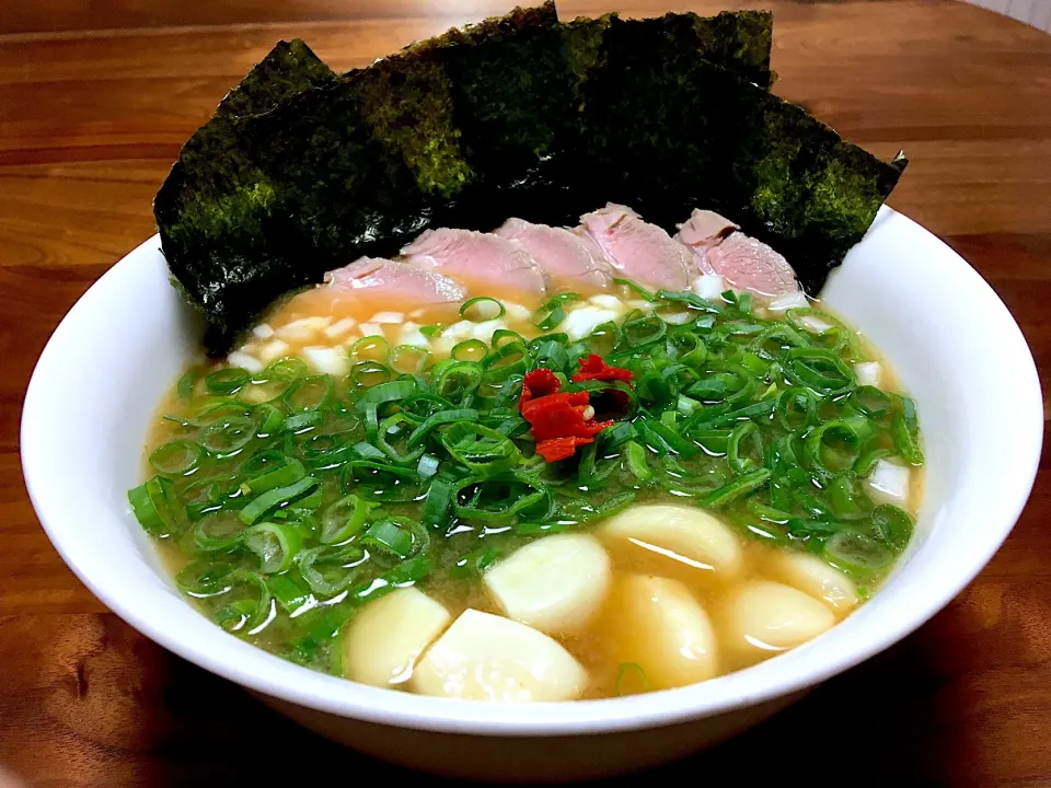 たっぷり柔らか九条ねぎチャーシュー麺みそ味🌱🌱🍖|ぱぴこ家さん