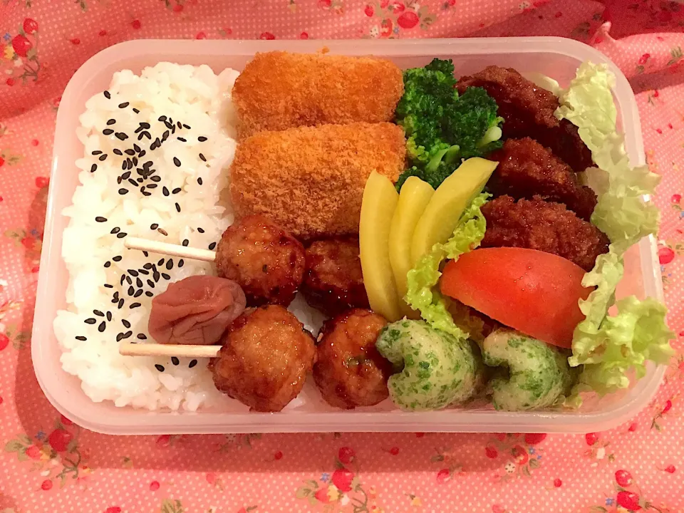 Snapdishの料理写真:2019年5月25日
旦那さんのお弁当🍱👨‍✈️👨‍🔧👷🏻‍♂️🚊💪🏼🤟💞❤️✌️|Kodomo Cookingさん