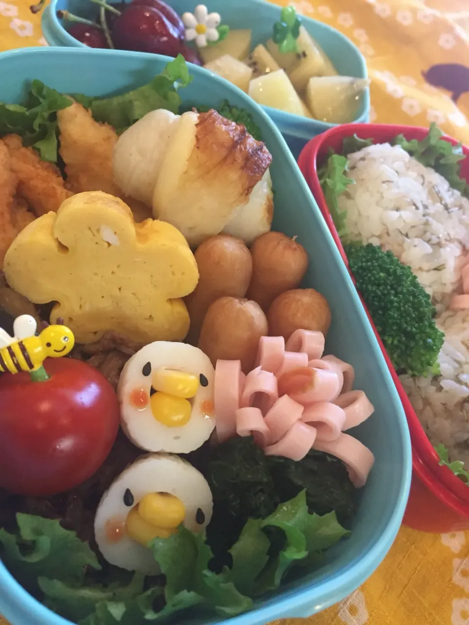 中学娘弁当♪今日は 公開日で学校あるからお弁当持ち💦#ちくわ ピヨちゃん #お花たまごやき|Naomiさん