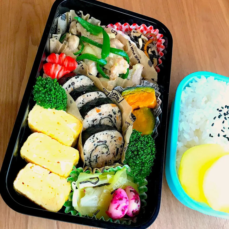 鶏ひき肉の海苔巻きで旦那弁当♡|ちぃさん