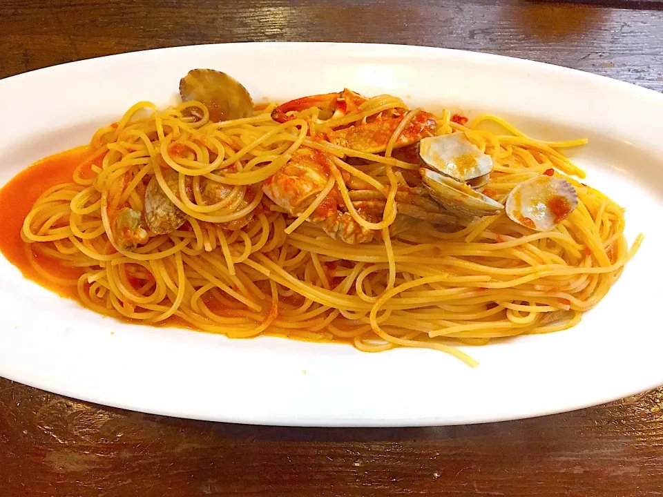 Snapdishの料理写真:渡り蟹とアサリのトマトソースパスタ🦀🍅|レガーミさん