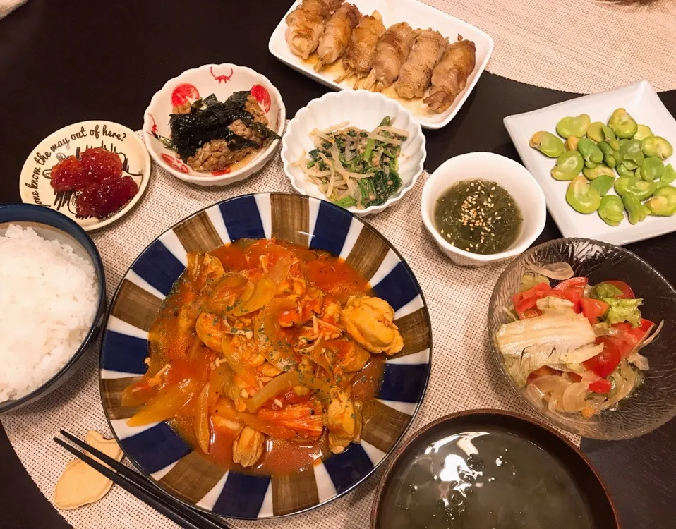 アスリート飯🍴チキンのトマト煮込み、エノキの豚巻き他…🍅そら豆はタンパク質も豊富でアスリート向け！|まなさん