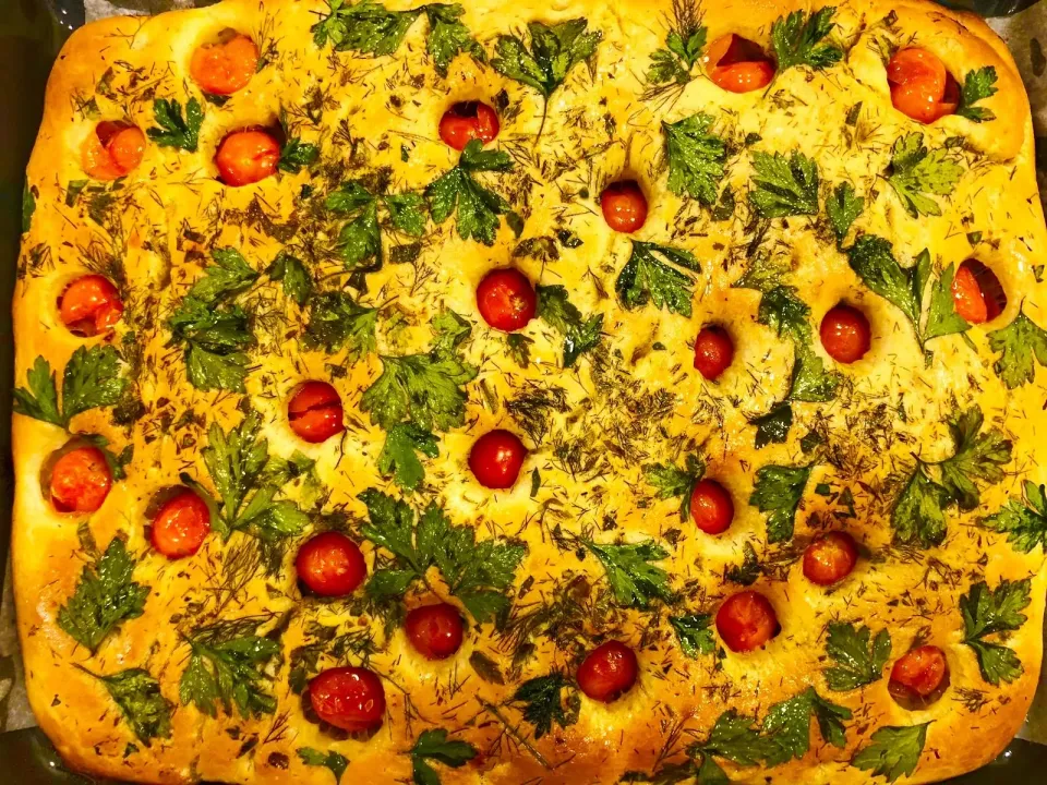 Honey and rosemaey Focaccia with cherry tomatoes and Dill|Charlene Kotwallさん