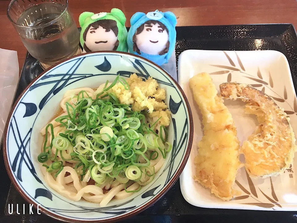 ぶっかけうどんと天ぷら💚💙丸亀製麺|なぎさん