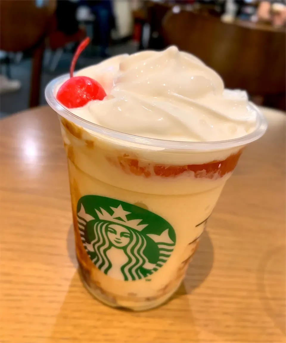 プリンアラモードフラペチーノ|みゃ〜・はつさん