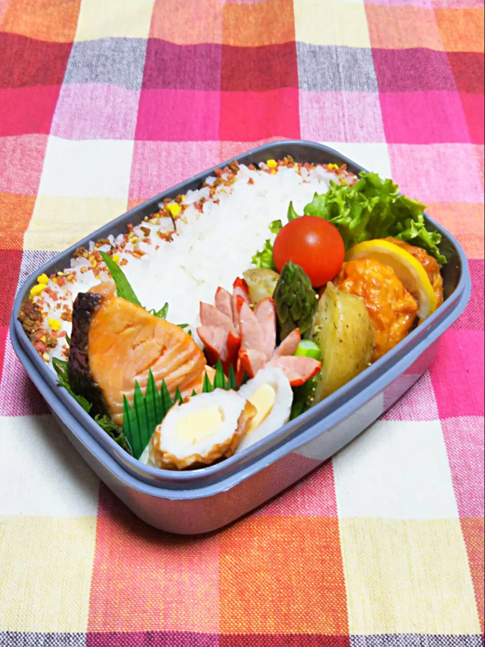 息子のお弁当(ﾘｸ､鮭🐟🐟🐟🐟🐟🐟😀)|かあたん(元ポップン)さん