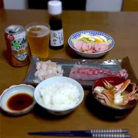 真鯛とバイ貝のさしみ。
ワタリガニの味噌汁。|yukitozさん