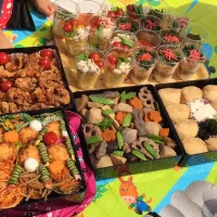 ✨孫小1の運動会弁当✨
皆んなで応援❣️沢山作りました(^○^)
簡単、見栄え良く透明カップにサラダと三色丼
美味しかった〜|ち〜さん