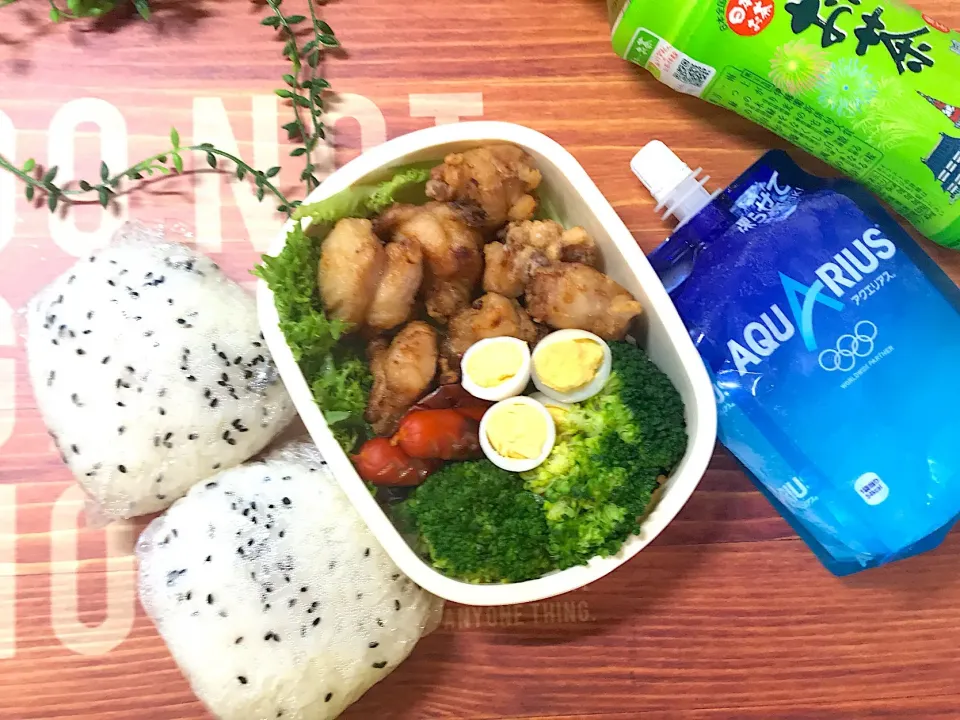 高校生男子今日のお弁当20190527#塩おにぎり#塩おにぎり弁当  #からあげ  #からあげ弁当  #お弁当記録|mi♪さん