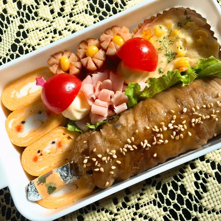 Snapdishの料理写真:肉巻きおにぎり棒弁当|はなゆきさん